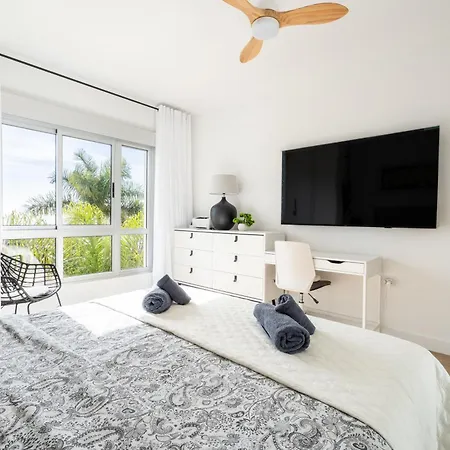 La Vista Del Mar Luxury Apartment- 2 Air Conditioners- Terrace & Pool- Golf Del Sur San Miguel de Abona